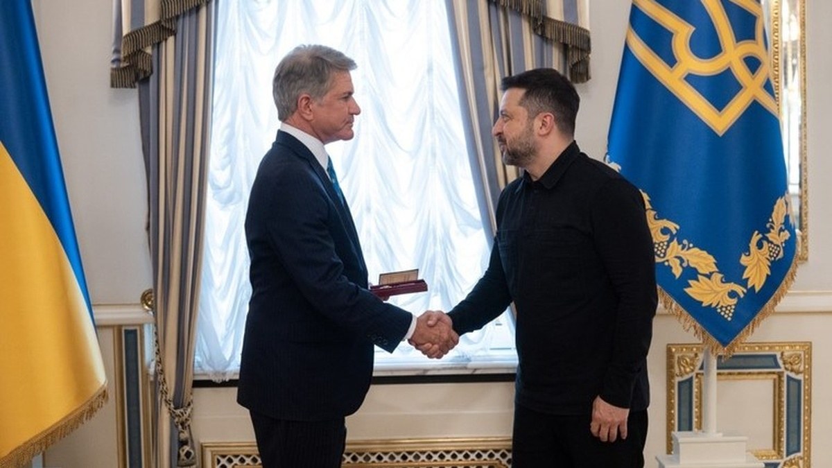 Президент України Володимир Зеленський під час зустрічі з конгресменом Майклом МакКолом у Києві 10 липня 2026 року