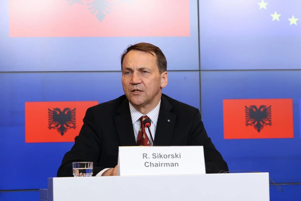 Міністр закордонних справ Польщі Радослав Сікорський під час публічного виступу