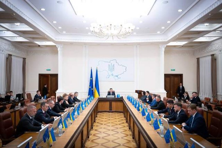 Світлина з телеграм-каналу Сергія Корецького, що ілюструє перше засідання нового складу Кабінету Міністрів