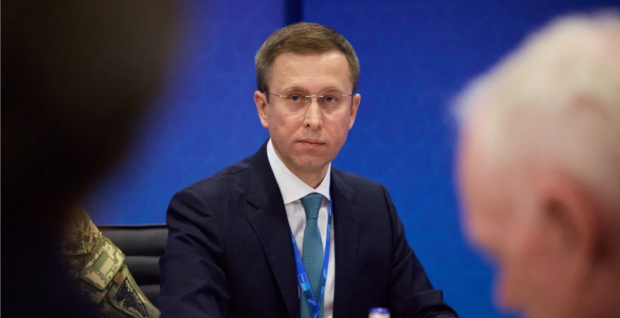 Прем'єр-міністр Сергій Корецький повідомляє про відсторонення в Сенс Банку