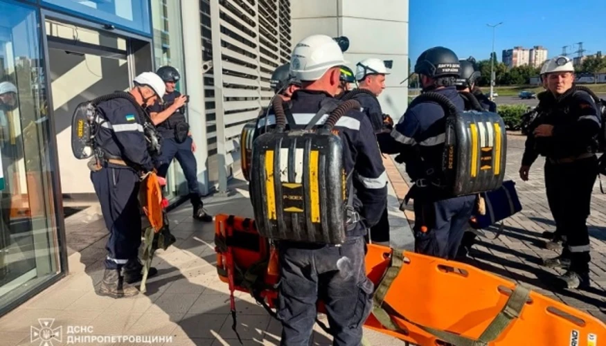 Рішення про допомогу з чотирьох областей після удару по ТЦ у Кривому Розі