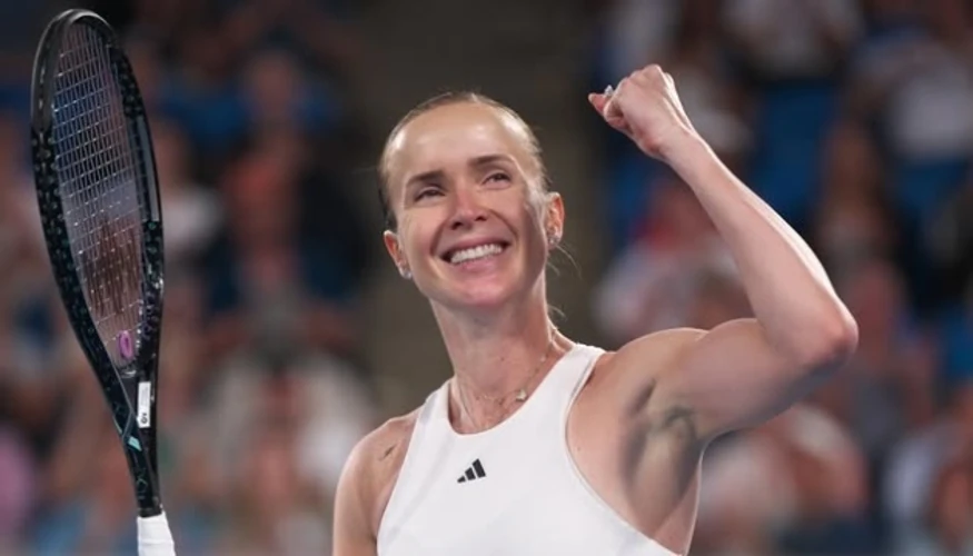 Еліна Світоліна святкує перемогу на корті WTA 1000 у Цинциннаті