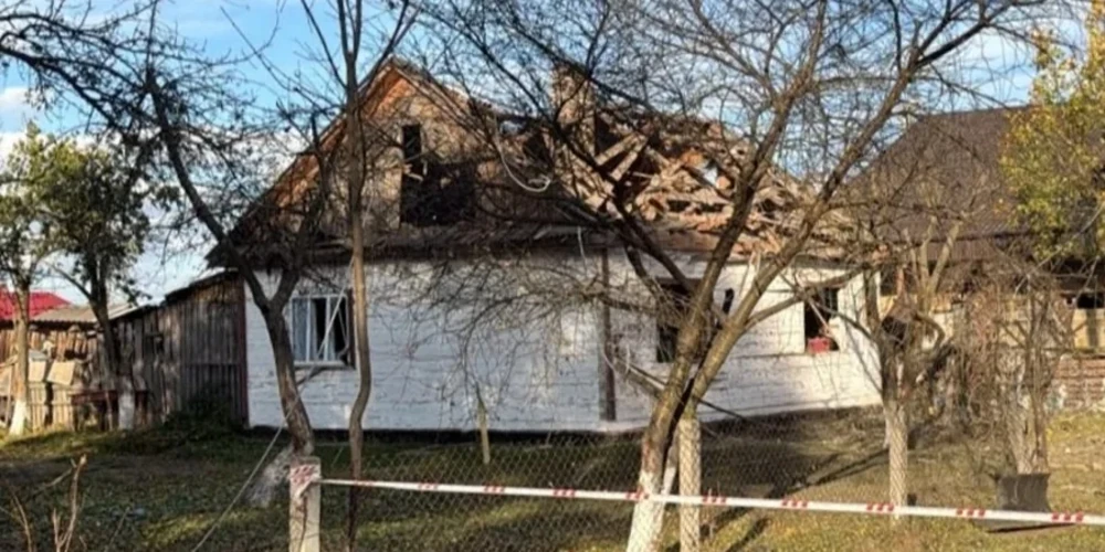 Пошкоджений житловий будинок багатодітної родини на півночі Рівненської області після удару 9 жовтня