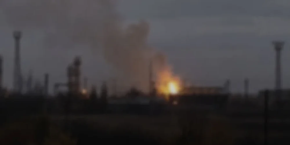 Наслідки пожежі після удару реактивного дрона по газовидобувному об'єкту групи Нафтогаз у Харківській області
