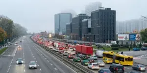 Південний міст закритий, метро «розірване»: що відомо про ранковий колапс у Києві